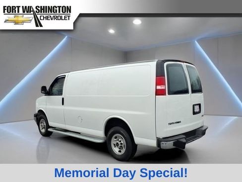 Used 2024 GMC Savana 2500 w/ Driver Convenience Package RWD image 3