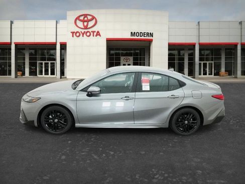 New 2026 Toyota Camry SE FWD image 18