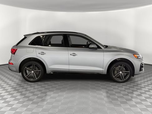 Used 2021 Audi Q5 2.0T Premium w/ Convenience Package AWD/4WD image 8