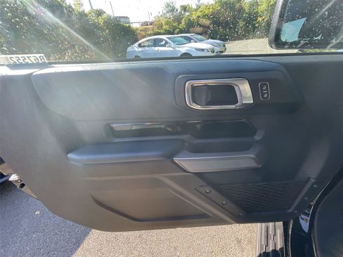 Used 2023 Ford Bronco Outer Banks image 12