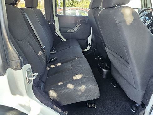 Used 2015 Jeep Wrangler Unlimited Sport w/ Quick Order Package 24S AWD/4WD image 9