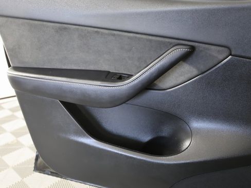 Used 2022 Tesla Model Y Performance image 24