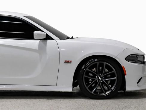 Used 2019 Dodge Charger Scat Pack w/ Technology Group RWD image 13