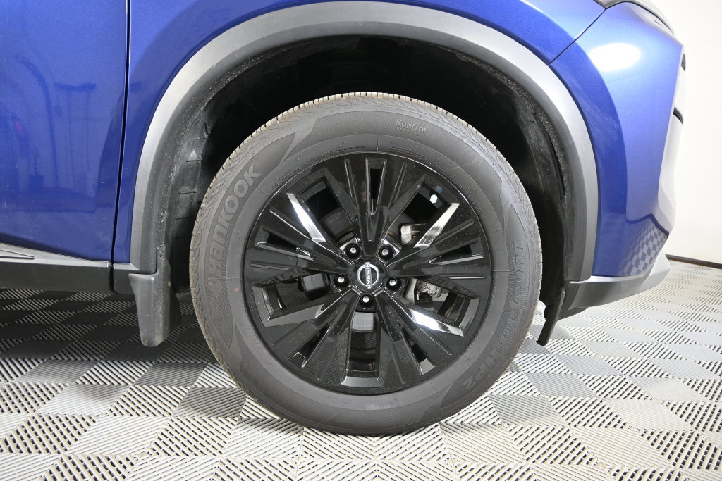 Used 2022 Nissan Rogue SV AWD/4WD image 13