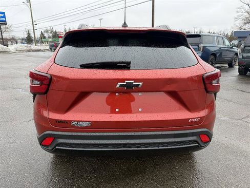 Used 2024 Chevrolet Trax RS image 7