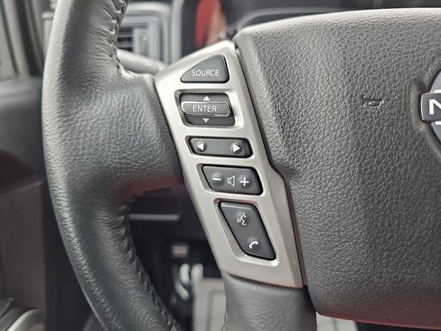 Used 2024 Nissan Titan SV w/ SV Convenience Package image 21