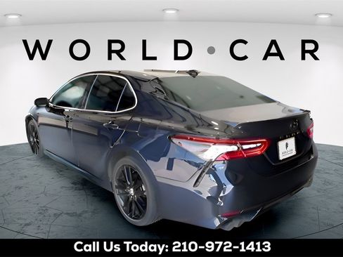 Used 2022 Toyota Camry XSE image 5
