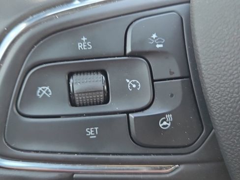 Used 2025 Buick Envista Sport Touring w/ Convenience I Package FWD image 13