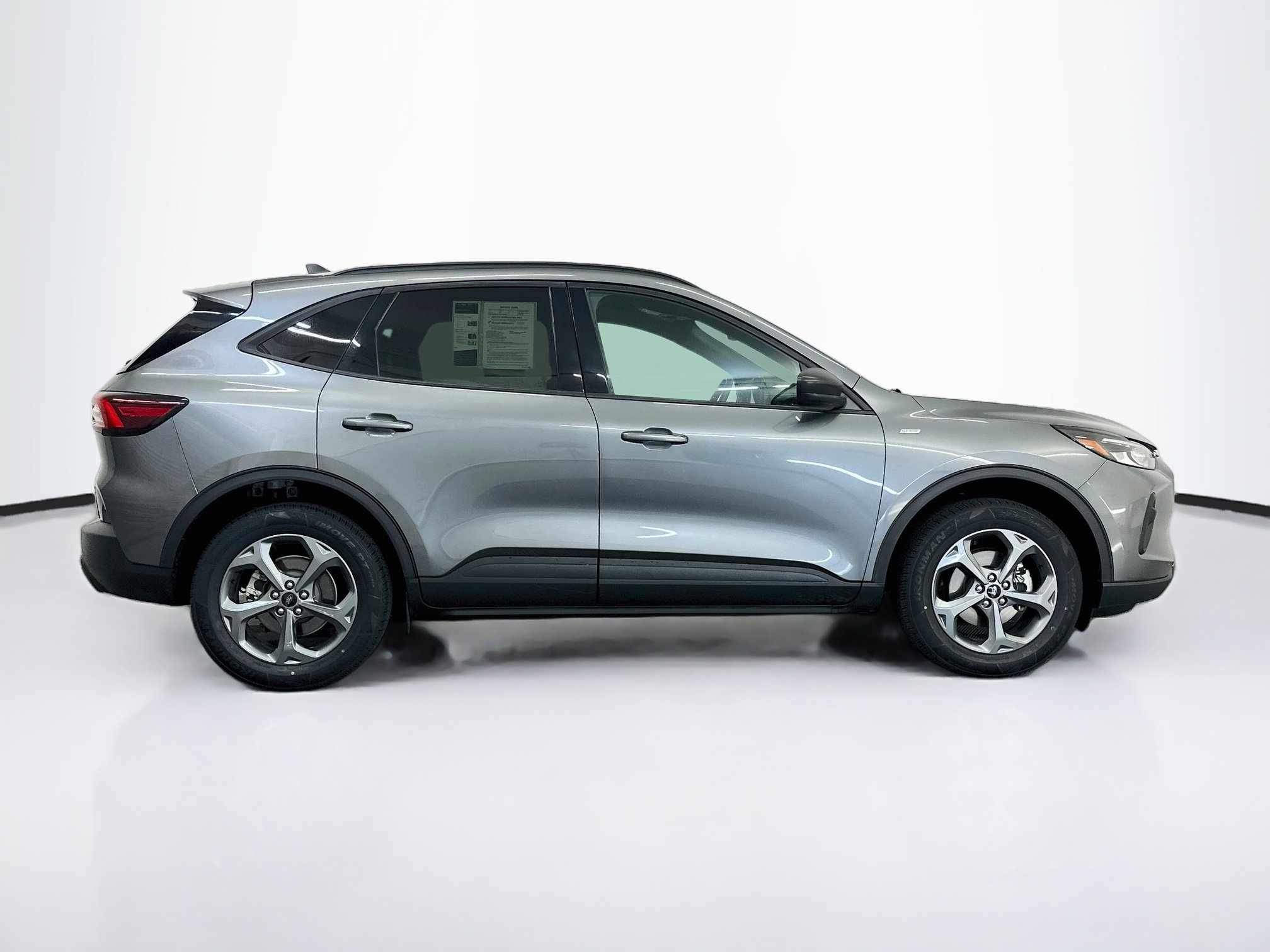 Used 2025 Ford Escape ST-Line AWD/4WD image 10
