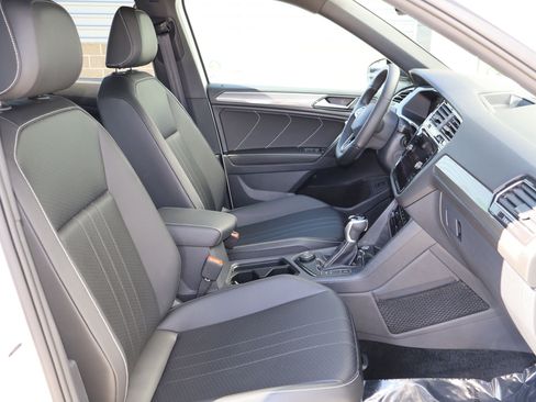 Used 2024 Volkswagen Tiguan SE R-Line AWD/4WD image 29