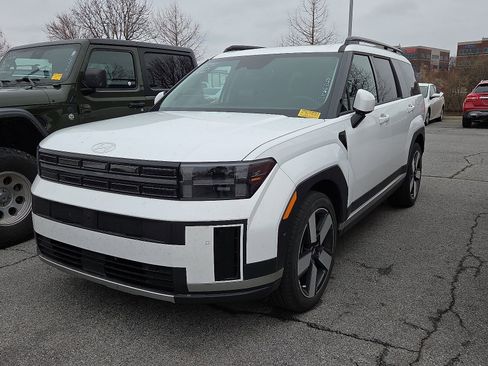 Used 2025 Hyundai Santa Fe Limited image 2