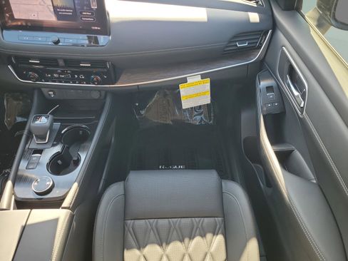 New 2026 Nissan Rogue Platinum image 17