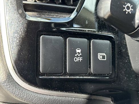 Used 2020 Mitsubishi Outlander ES image 37