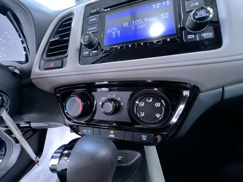 Used 2016 Honda HR-V LX image 26