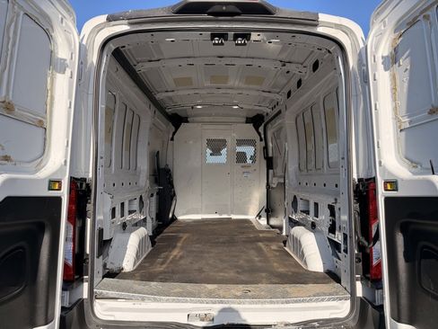 Used 2018 Ford Transit 150 Base image 16