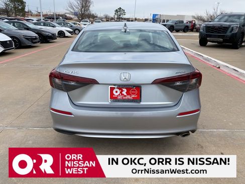 Used 2025 Honda Civic Sport image 4