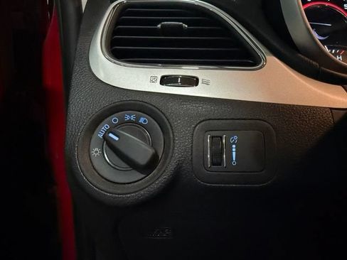 Used 2018 Dodge Journey SE w/ Popular Equipment Group FWD image 19