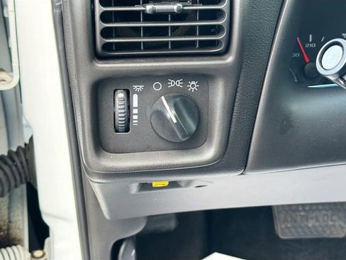 Used 2000 Chevrolet Camaro Coupe w/ Sport Appearance Pkg image 10