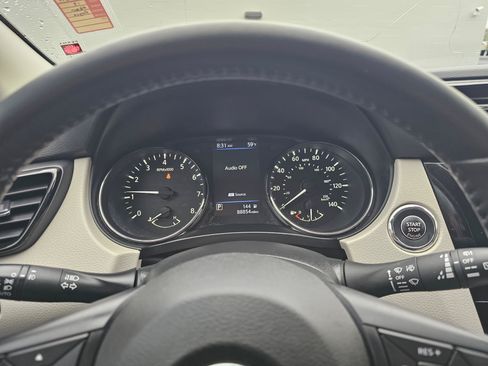 Used 2019 Nissan Rogue Sport SV w/ Technology Package AWD/4WD image 27