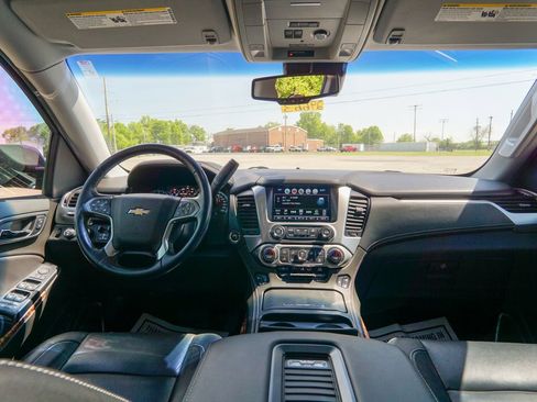 Used 2019 Chevrolet Suburban Premier AWD/4WD image 15