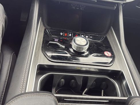 Used 2024 Jeep Wagoneer Series II image 17