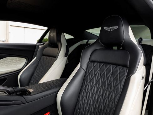 Used 2024 Aston Martin DB12 image 43