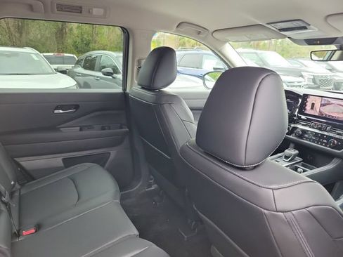 New 2026 Nissan Pathfinder SL FWD image 29
