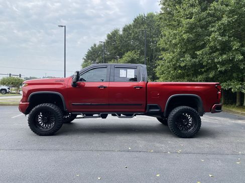 Used 2024 Chevrolet Silverado 2500 High Country w/ Technology Package AWD/4WD image 6
