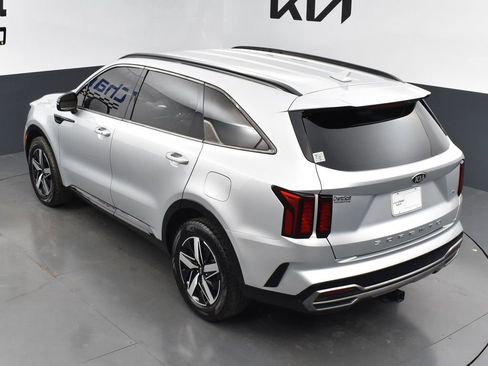 Used 2021 Kia Sorento S FWD image 12