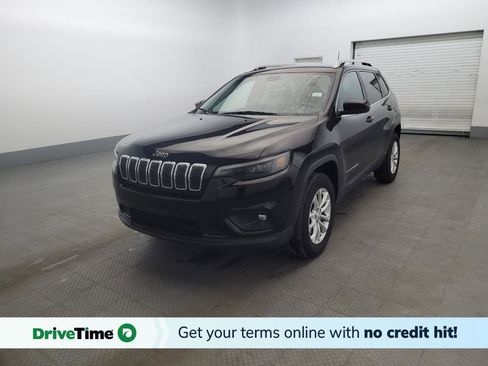 Used 2019 Jeep Cherokee Latitude w/ Cold Weather Group image 1
