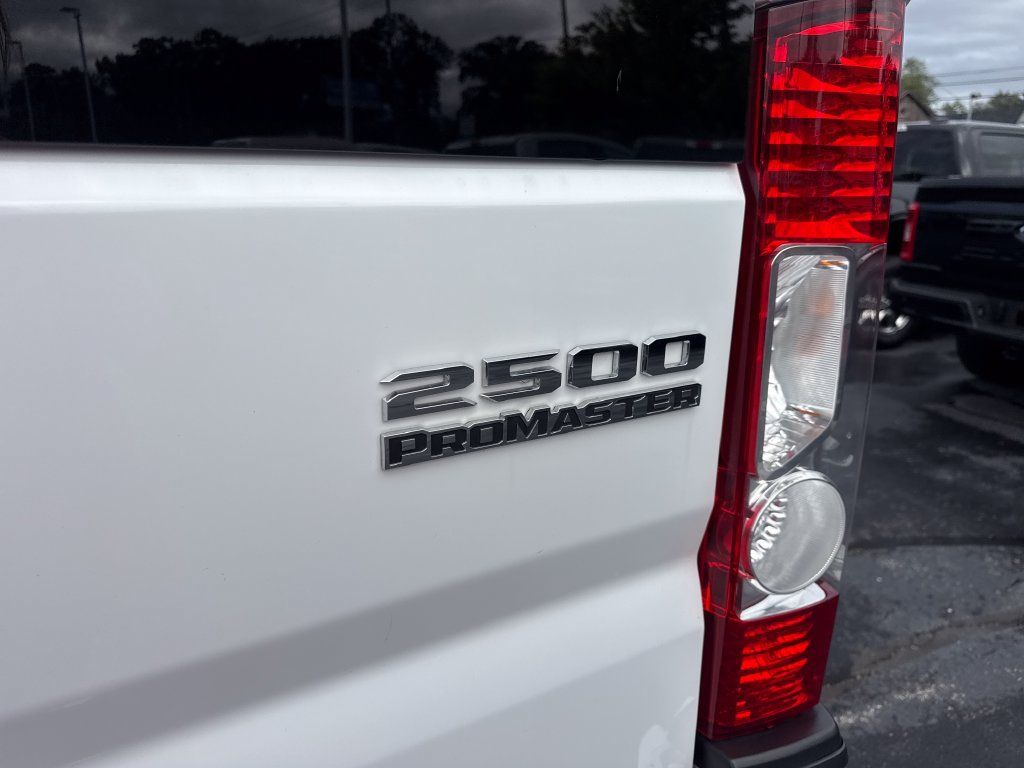 Used 2025 RAM ProMaster 2500 w/ U-Haul Equipment Group FWD image 9