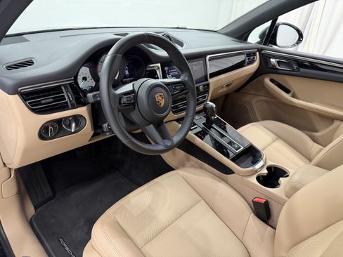 Used 2023 Porsche Macan S AWD/4WD image 4