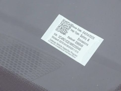 Used 2022 Chrysler Voyager LX FWD image 34