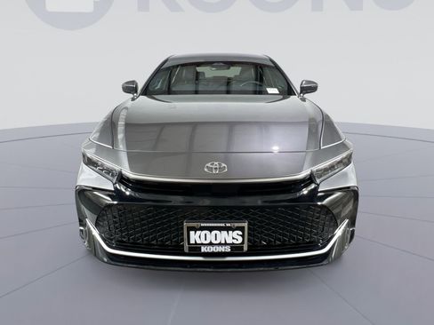 Used 2023 Toyota Crown Limited image 11