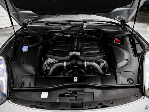 Used 2017 Porsche Cayenne S image 87