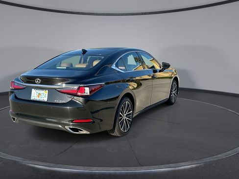 Used 2025 Lexus ES 350 w/ Premium Package FWD image 11