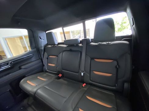 Used 2024 GMC Sierra 1500 AT4 w/ Technology Package AWD/4WD image 25