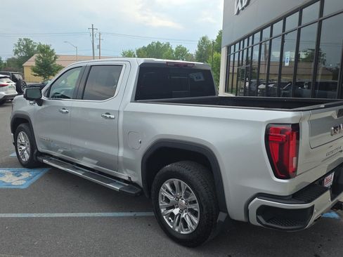 Used 2022 GMC Sierra 1500 Denali w/ Technology Package AWD/4WD image 3