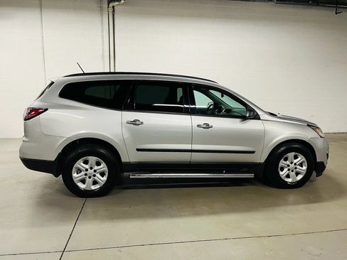 Used 2014 Chevrolet Traverse LS FWD image 9