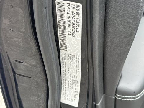 Used 2024 Dodge Durango SRT AWD/4WD image 31