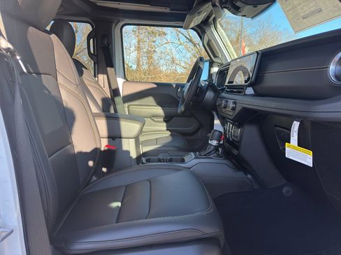 New 2026 Jeep Wrangler Sahara AWD/4WD image 16