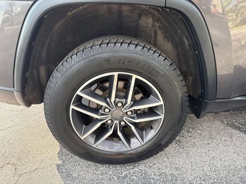 Used 2019 Jeep Grand Cherokee Limited w/ Luxury Group II AWD/4WD image 26