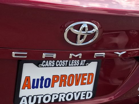 Used 2018 Toyota Camry LE FWD image 29