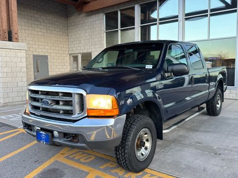 Used 2001 Ford F250 XLT image 1