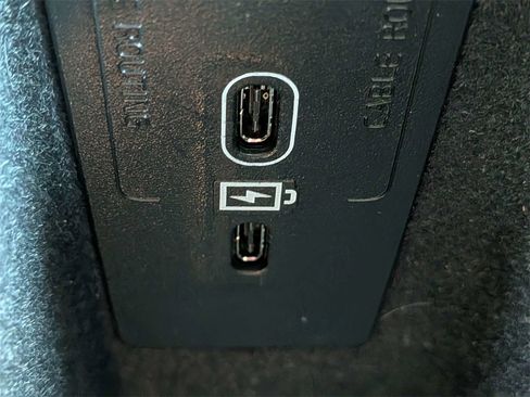 Certified 2023 Volvo XC90 B5 Core image 25