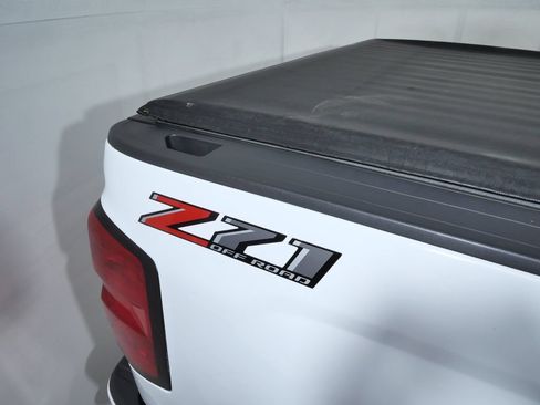 Used 2018 Chevrolet Silverado 1500 LT w/ All Star Edition AWD/4WD image 18