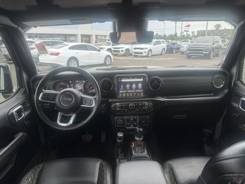Used 2020 Jeep Wrangler Unlimited Sahara AWD/4WD image 9