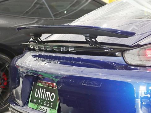 Used 2020 Porsche 718 Cayman image 12