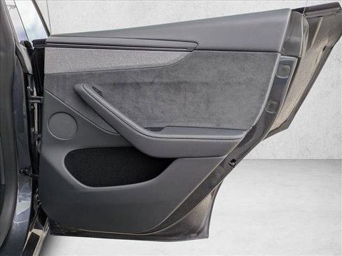 Used 2026 Tesla Model Y AWD image 28