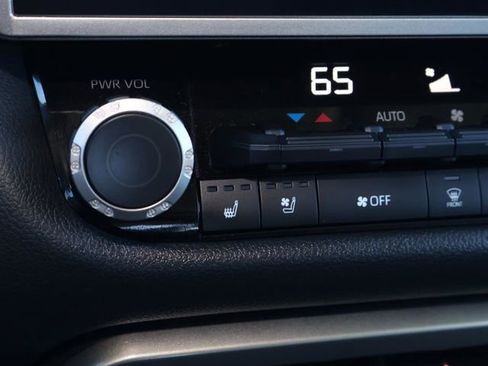 Used 2024 Toyota Tundra Limited image 29